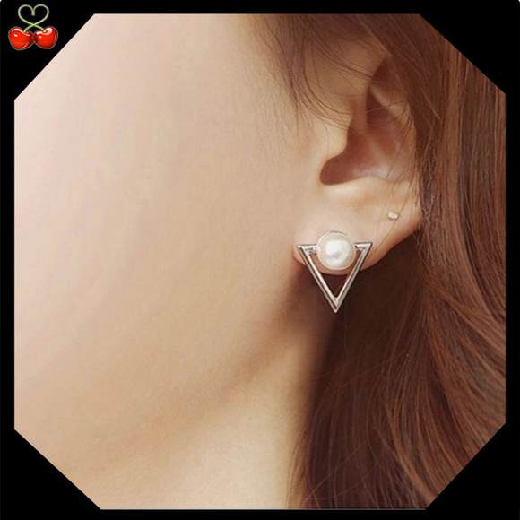 Mary's Cherries Boutique Jewelry - 🍒 LAST Gold Pearl ⚪ Geometric Stud Earrings